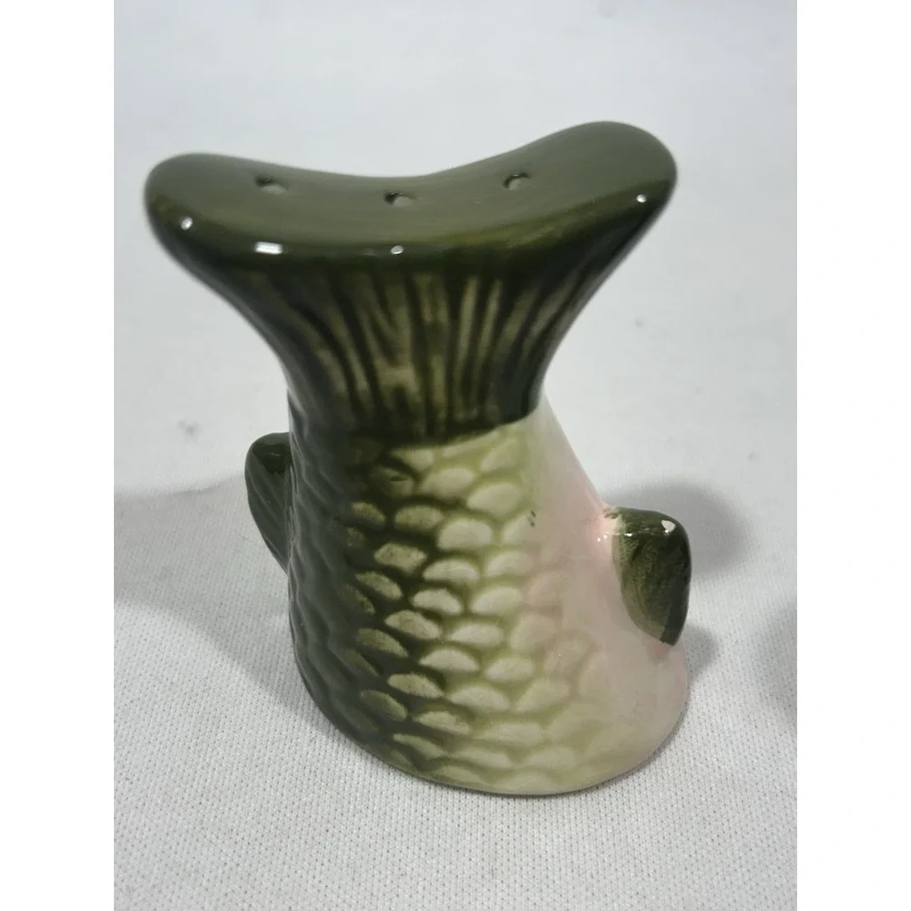 Largemouth Bass Salt Pepper Shakers Fish Cabin Lodge Rustic Cottagecore